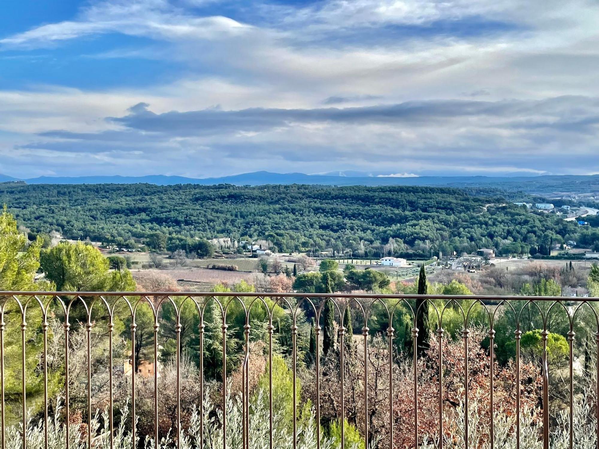 Villa Lumineuse Avec Piscine Clim 1Ere Etage Vue Panoramique Sur Les Montagnes Sur Le Site De La Sainte-Victoire Le Tholonet Екстериор снимка